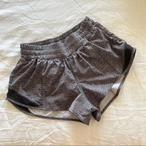 Lululemon Hotty Hot Low-Rise Lined Short 2.5”